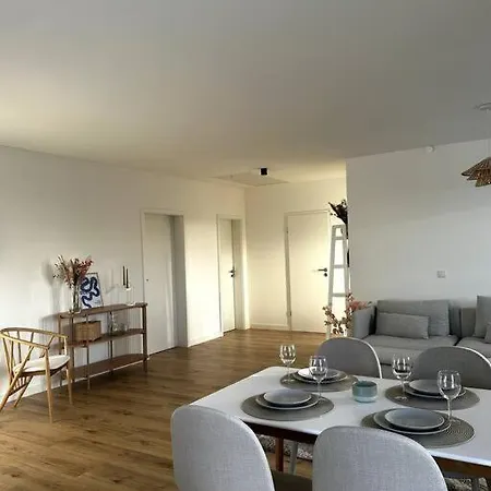 아파트 Gemuetliche In Mit Dachterrasse *